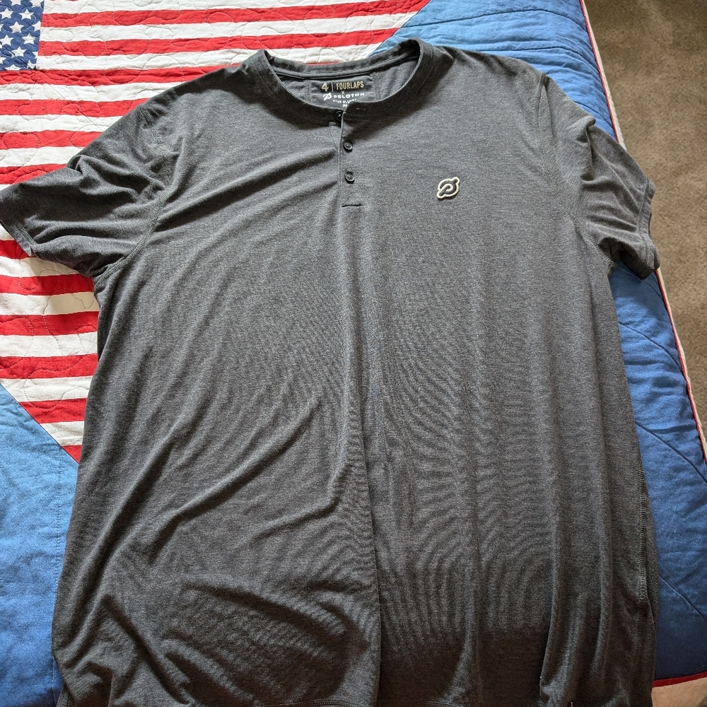 Gray Casual Button Down Shirt with Soft Fabric and Relaxed Fit